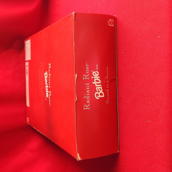 Barbie Radiant Rose - Picture 5 of 5